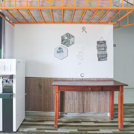 Oyo 90321 Hotel Bajet Sri Manal Tanah Merah  Eksteriør billede